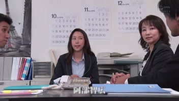 ดูหนังเอ็กซ์ญี่ปุ่น ATID-327 เล่ห์สุดโจรโล้นกำมะลอ เย็ดสาวใหญ่หัวหน้าฝ่ายดูแลลูกค้า Saeko Matsushita เบื้องหลังแอบเป็นนางเอกโป๊AVแนวเย็ดสด